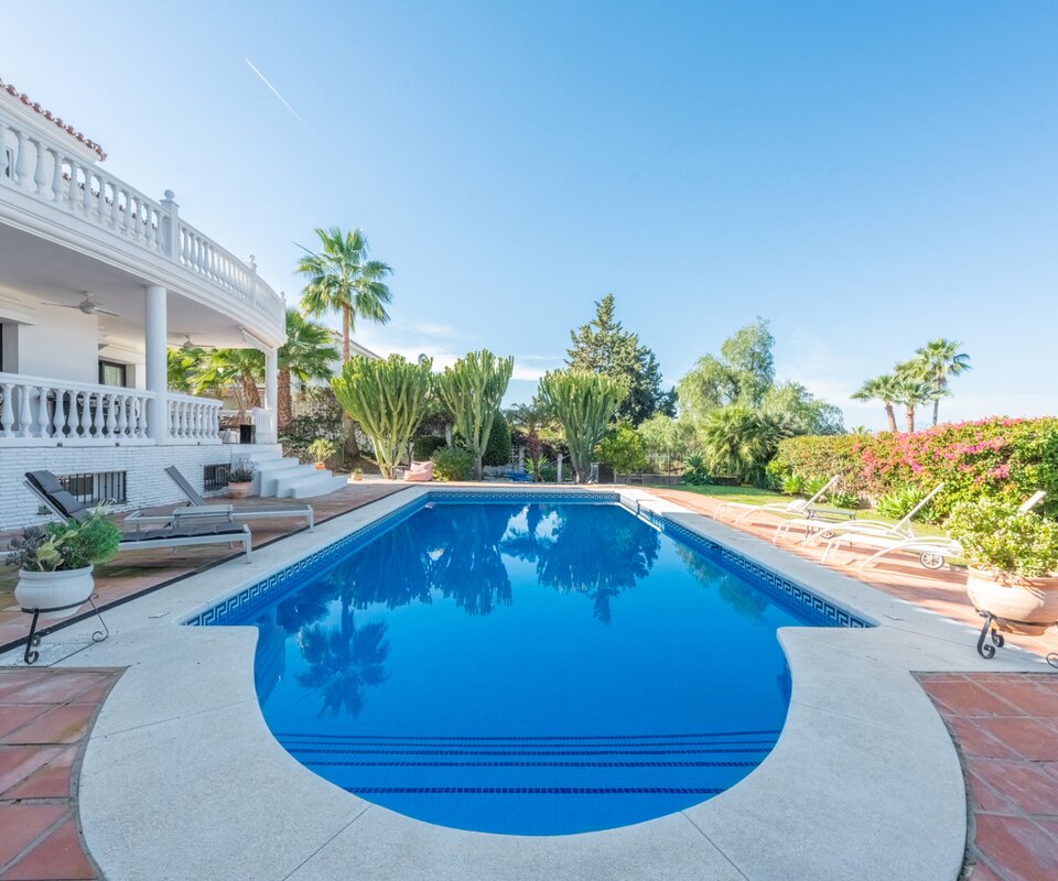 Charming Villa in Marbella East with wonderful views to the bay of Marbella