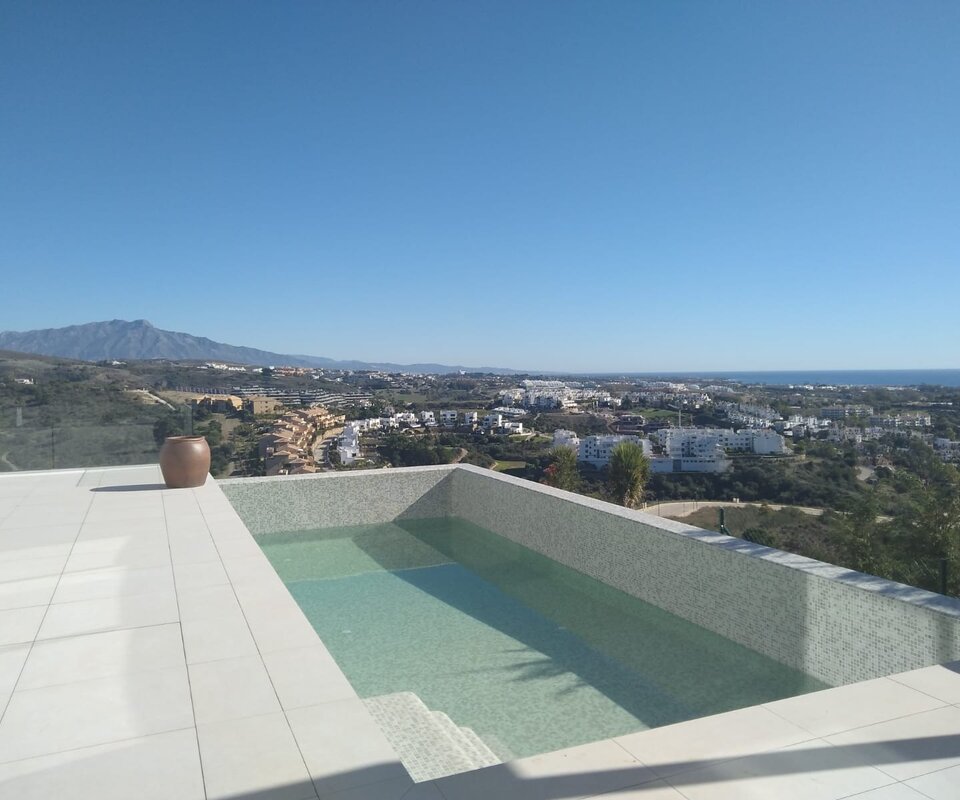 Brand-new villa with panoramic sea views 